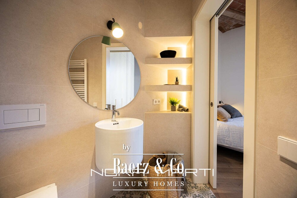 Apartment for sale in Eixample Esquerra image