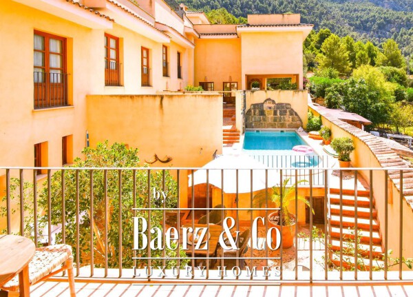 photo 2 Mansion with several Apartments and Pools