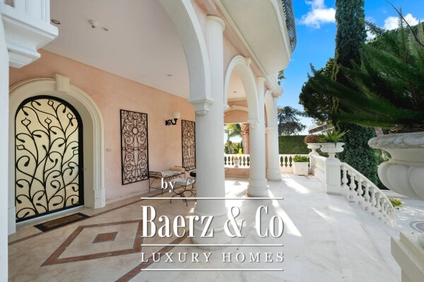 photo 8 Magnificent property close to the sea in Cap D'Antibes.