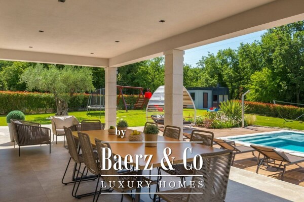 photo 35 Višnjan, a beautifully arranged villa surrounded by greenery, NKP 242 m2, on a large landscaped lot