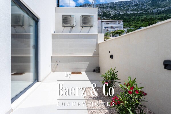 photo 55 Brela, an imposing villa with a panoramic view