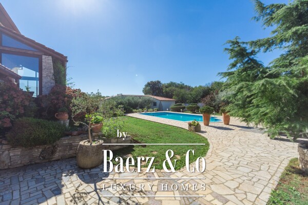 photo 15 Pula, Veli Vrh, wonderful villa plus 4 separated apartments and a pool