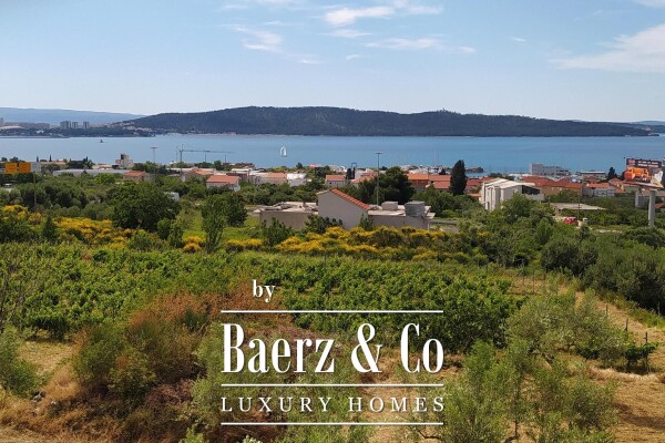 photo 3 Split, Kaštel Sućurac, V10 – dual luxury villa with sea view