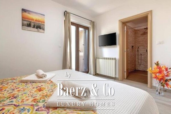 photo 20 Pula, apartment house with a swimming pool on a landscaped garden, 350 m from the sea