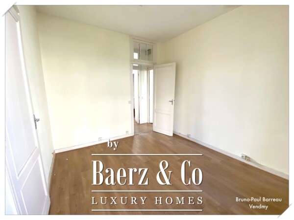 photo 9 STONE BUILDING, PRESTIGIOUS ADDRESS