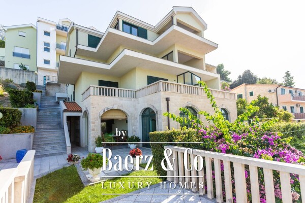 photo 1 Omiš, apartment house near the beach