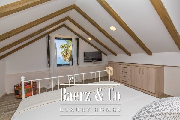 photo 10 Island of Šipan, stone house, first row to the sea