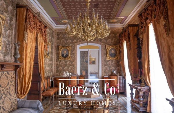 photo 8 MANSION HOUSE IN THE HEART OF THE OLD TOWN