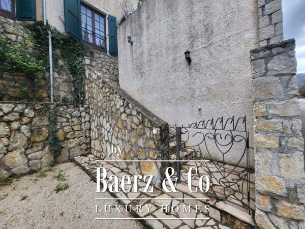 photo 3 Three Bedroom Apartment in Kotor with Seaview