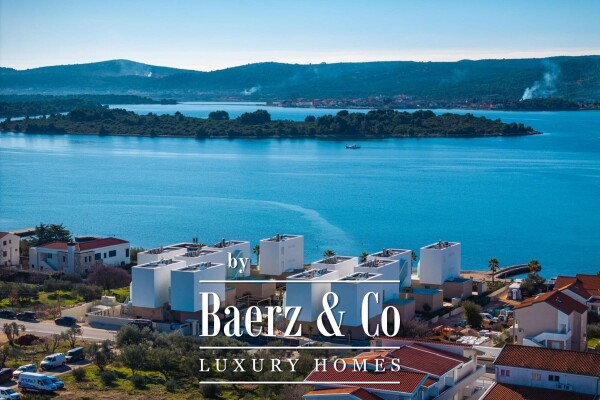 photo 1 Turanj, villas Turris, beautiful semi-detached villa with garden and swimming pool