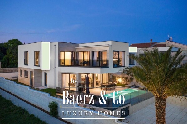 photo 3 Medulin, a beautiful villa of 350 m2, only 6 m from the sea with an fascinating view