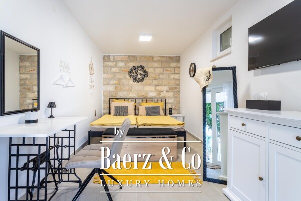 photo 9 Trogir, Seget Vranjica, beautiful house, first row to the sea