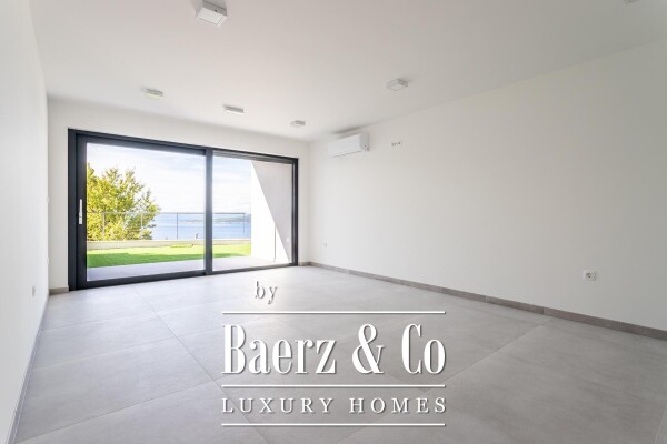 photo 15 Brela, a modern villa with a panoramic view