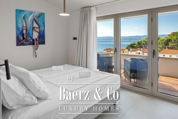 photo 17 Omiš, luxurious residential building with a swimming pool and a beautiful view of the sea