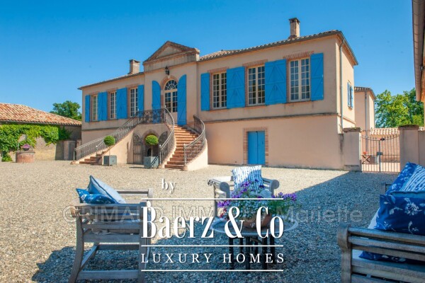 photo 4 property on 24 ha with lake, stable and several houses