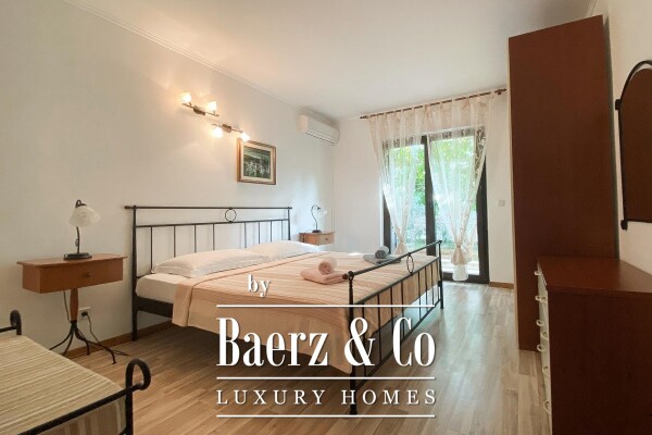 photo 9 Supetar, beautiful stone villa with 6 apartments near the sea