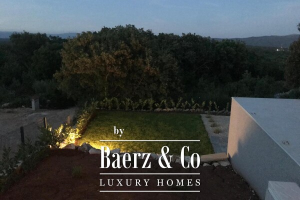 photo 10 Krk, luxury villa of 260m2 on a plot of 885m2