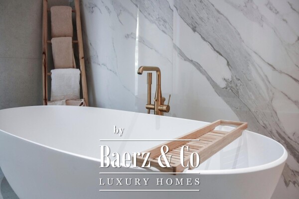 photo 14 Podstrana, moderna vila s bazenom i otvorenim pogledom na more