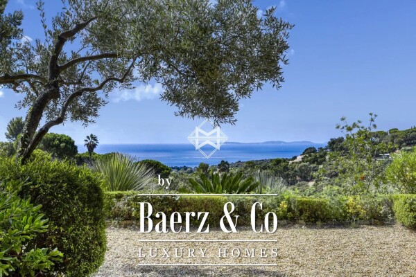 photo 1 In la Croix-Valmer - Property with sea view and 1ha of plot of land