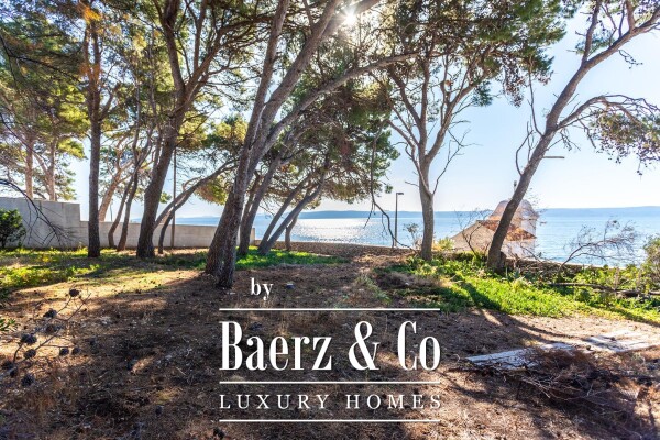 photo 6 Brač, Sumartin, house in the first row to the sea, with an area of 95m2, on a plot of land of 13...