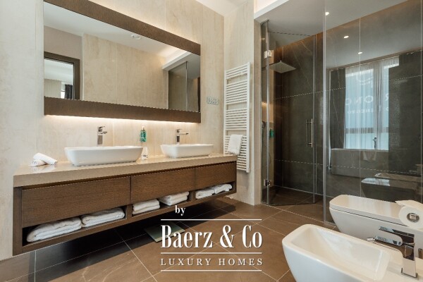 photo 21 Luxurious Three Bedroom Apartment with a Seaview