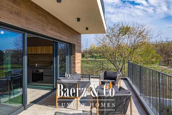 photo 20 Istria, Banjole, semi-detached villa first row to the sea 244 m² with a view of the Marina