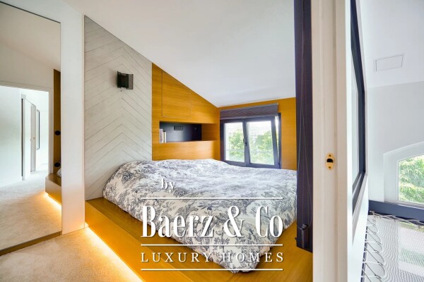 photo 14 Top Floor Duplex with Stunning Views of Île Seguin