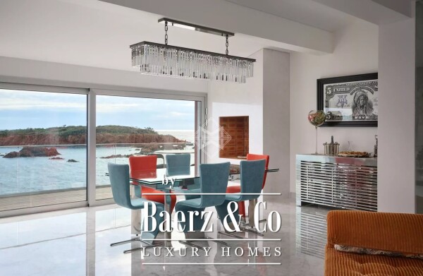 photo 9 Contemporary waterfront villa