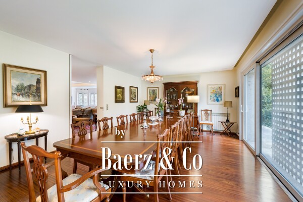 photo 8 Timeless Elegance in the Heart of Hollywood