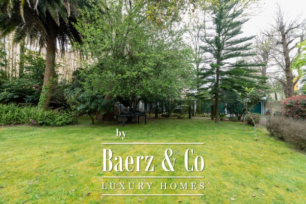 photo 33 Timeless Elegance in the Heart of Hollywood