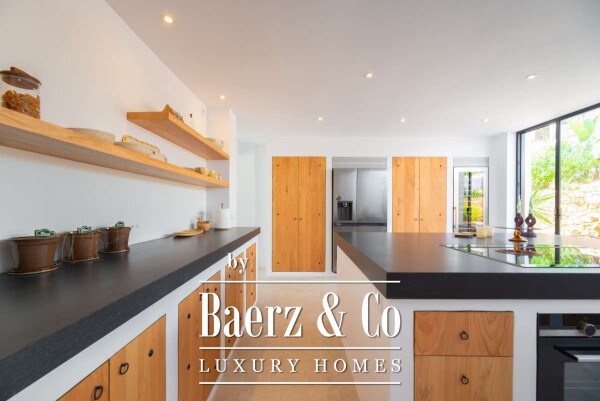 photo 10 Beautiful luxury home in Cap Martinet, Cap Martinet