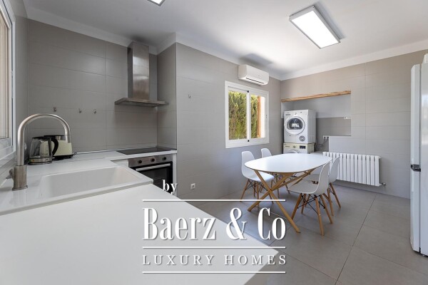 photo 19 Exclusive Villa with Vacation License in Arenal area, Palma