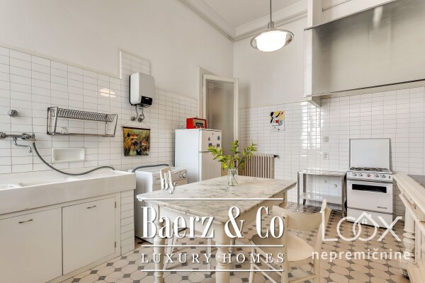 photo 25 Trieste – Prestigious Historic Apartment in the City Center