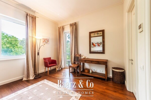 photo 13 Spacious Apartment with a Sea View in Tivat