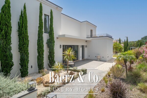 photo 1 Beautiful luxury home in Sotogrande, La Reserva - Zona L