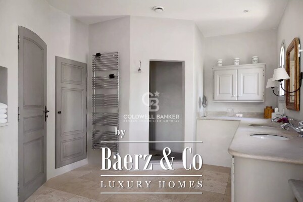 photo 18 Stunning Property with Panoramic Sea View