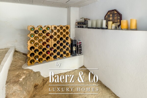 photo 32 5 bedroom villa with swimming pool in the historic area of Parede