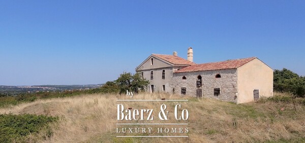 photo 4 Stanzia Marinoni, Medulin (Istria) – Historic Estate - Stone Villa, Investment Opportunity