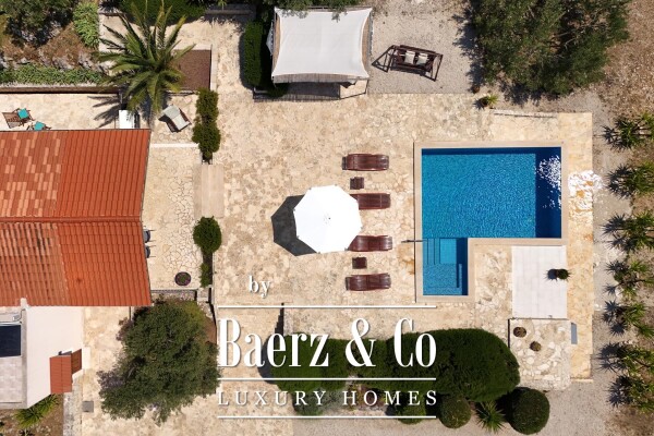 photo 2 Sutivan, a unique Mediterranean estate with a villa, swimming pool, and expansive olive grove