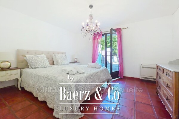 photo 6 Grimaud, France