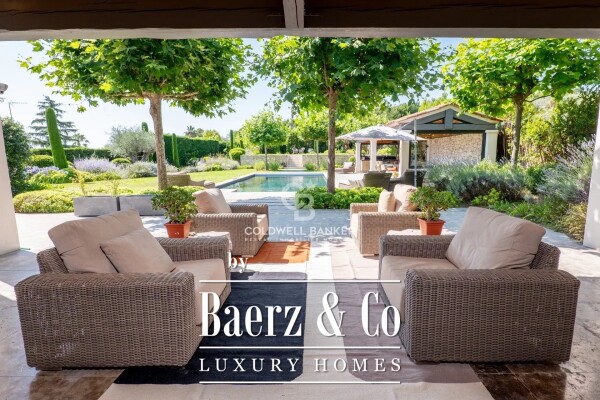 photo 2 Gorgeous villa in a quiet area close to international schools