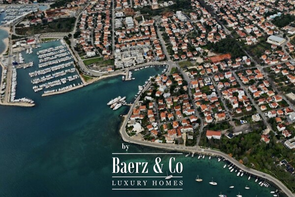 photo 1 Zadar, Borik – House on a 692 m² Plot, 70m from the Sea