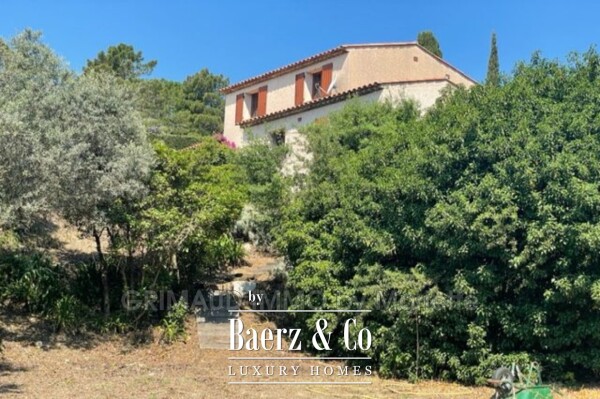 photo 5 house with sea view, renovation needed