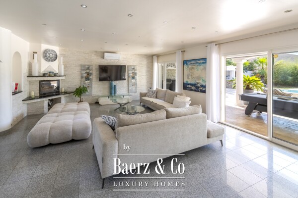 photo 14 Fréjus – Stunning 172 m² Villa for Sale 4 Bedrooms | Pool & Jacuzzi | Secure Private Estate