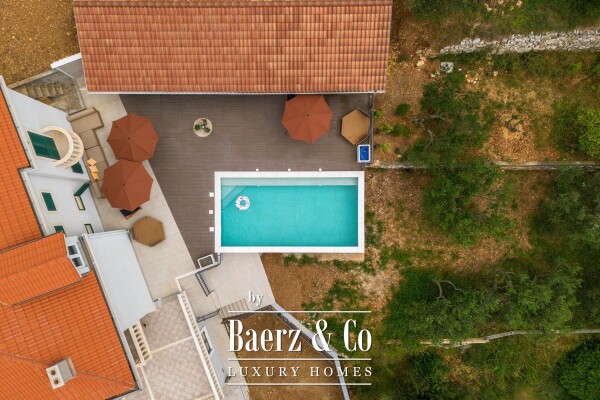 photo 5 Omiš, Krilo Jesenice, house with swimming pool and summer kitchen