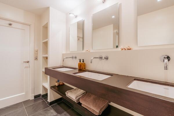 photo 45 Diepenbrockstraat 18