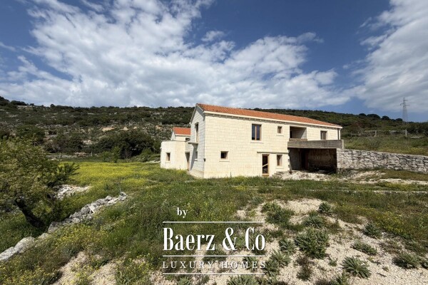 photo 9 Brač, Nerežišća, a stone villa on a spacious plot of 28,122 m².